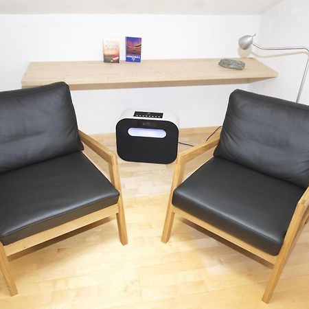 Stilvolle Dachwohnung Fuer 4 Im Thermenort Vals Kamer foto