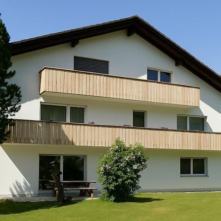 Stilvolle Dachwohnung Fuer 4 Im Thermenort Vals Buitenkant foto