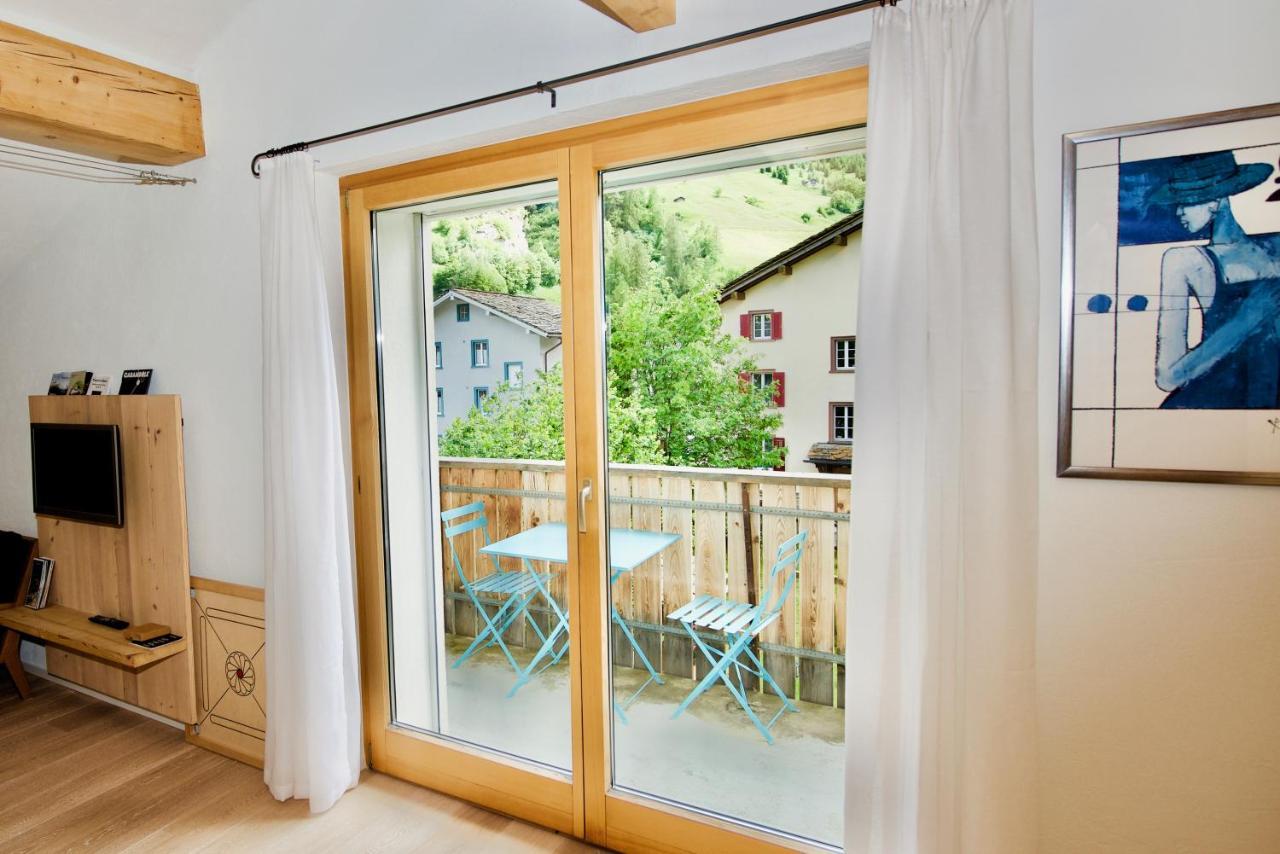 Stilvolle Dachwohnung Fuer 4 Im Thermenort Vals Buitenkant foto