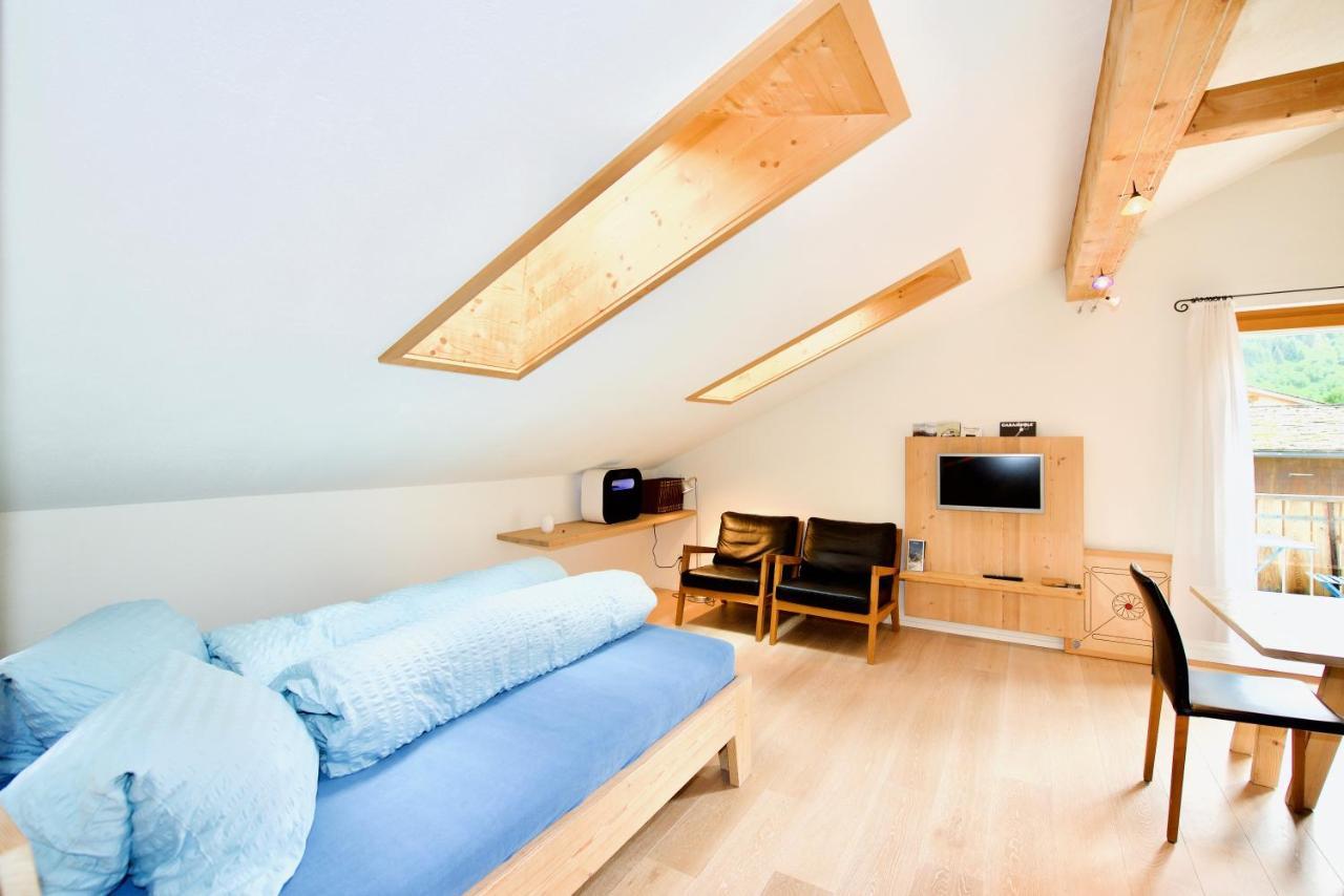 Stilvolle Dachwohnung Fuer 4 Im Thermenort Vals Buitenkant foto