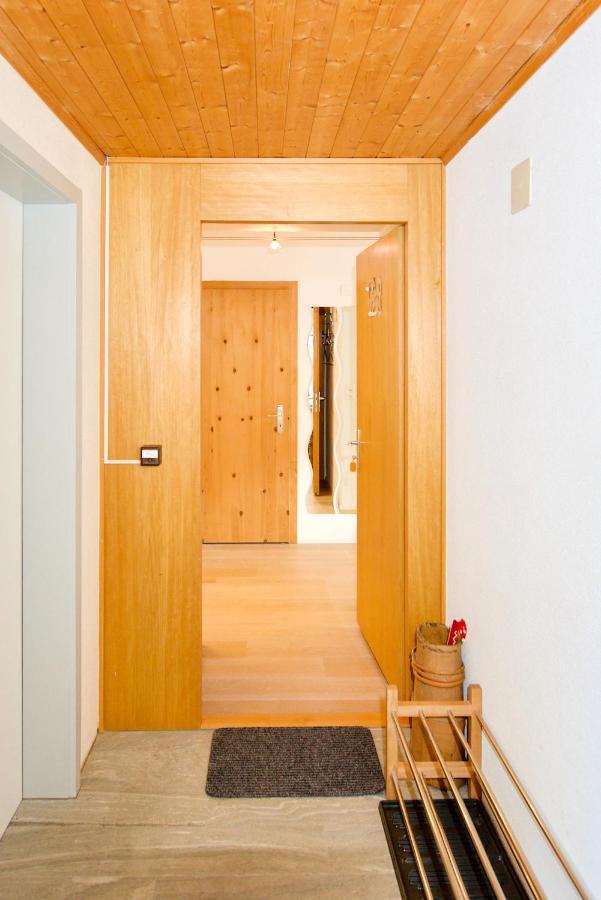 Stilvolle Dachwohnung Fuer 4 Im Thermenort Vals Buitenkant foto