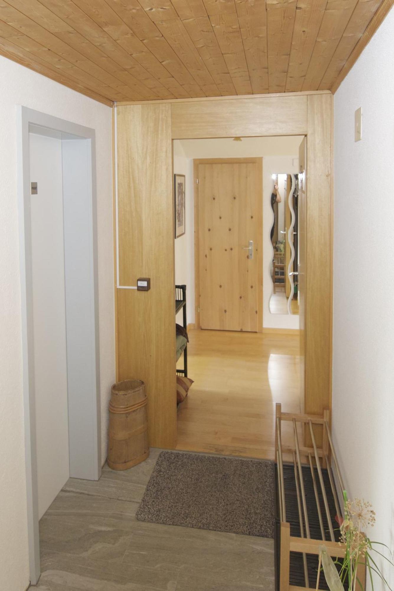 Stilvolle Dachwohnung Fuer 4 Im Thermenort Vals Kamer foto