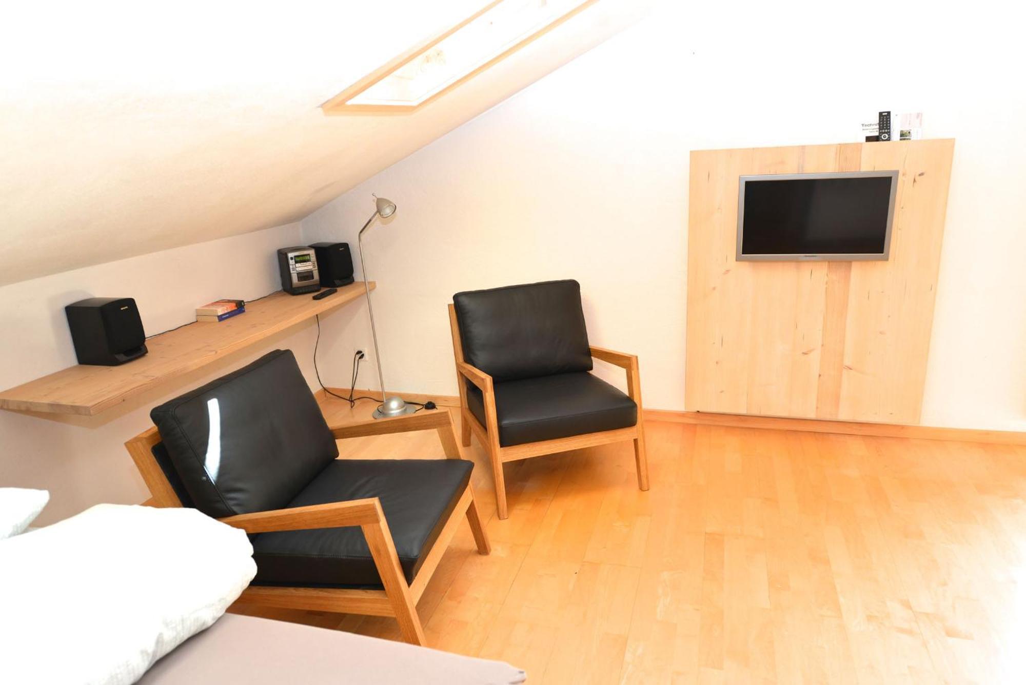 Stilvolle Dachwohnung Fuer 4 Im Thermenort Vals Kamer foto