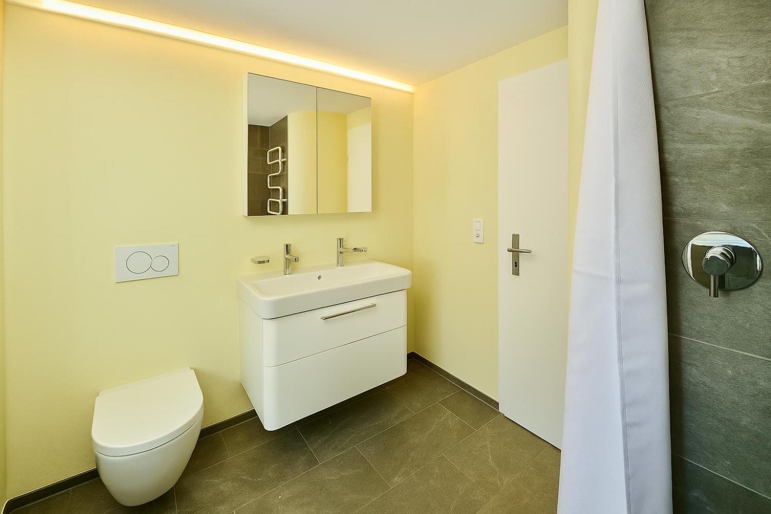 Stilvolle Dachwohnung Fuer 4 Im Thermenort Vals Buitenkant foto